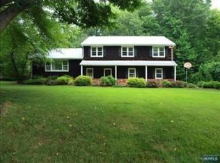 24 Country Squire Rd, Old Tappan, NJ 07675