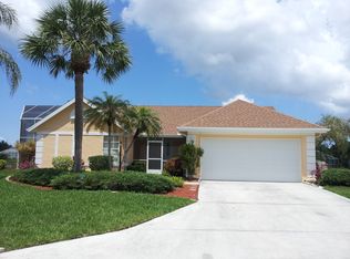 5215 Tudor Ct, Naples, FL 34112