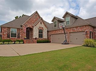 2101 NW Small Oaks St, Bentonville, AR 72712