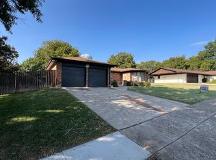 9728 Leland Ln, Benbrook, TX 76126