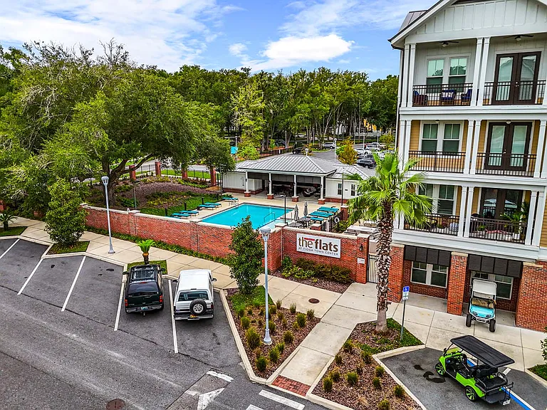 Flats at Tioga Town Center — Photo 41