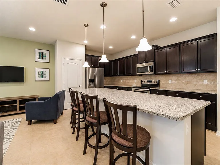 8928 Adriatico Ln — Photo 5
