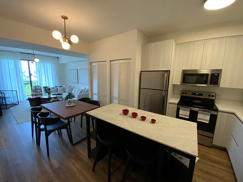 526 NE 2nd Pl #A