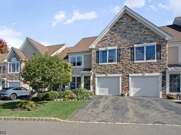 45 Magnolia Way, North Haledon Boro, NJ 07508
