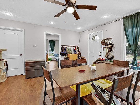 3rd image of 2328 Cleveland Ave