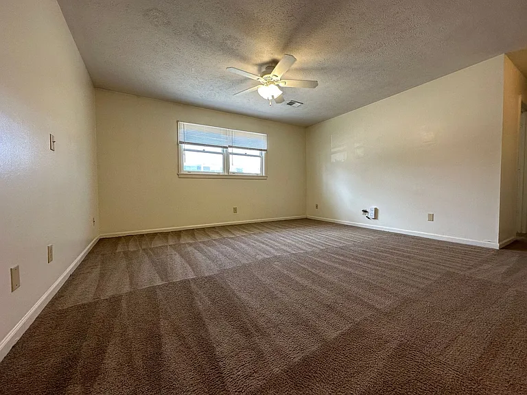 108 College Park Ct — Photo 4