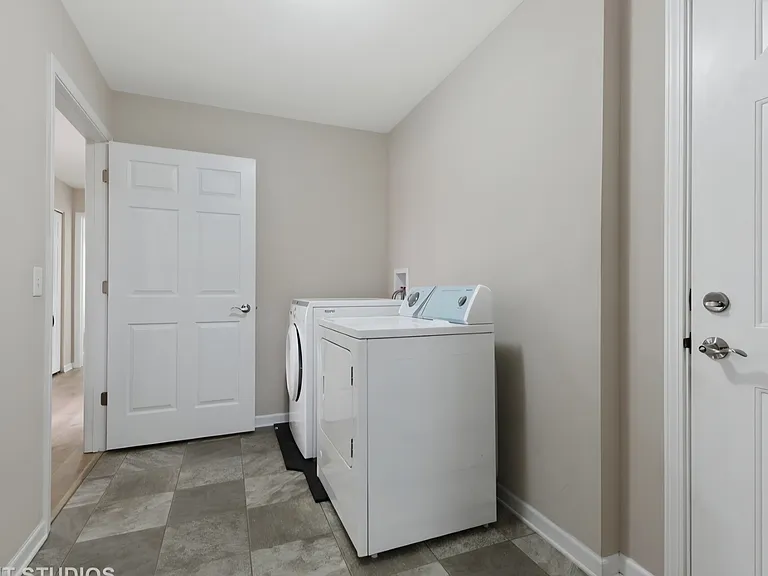 1114 Monroe Ave — Photo 11