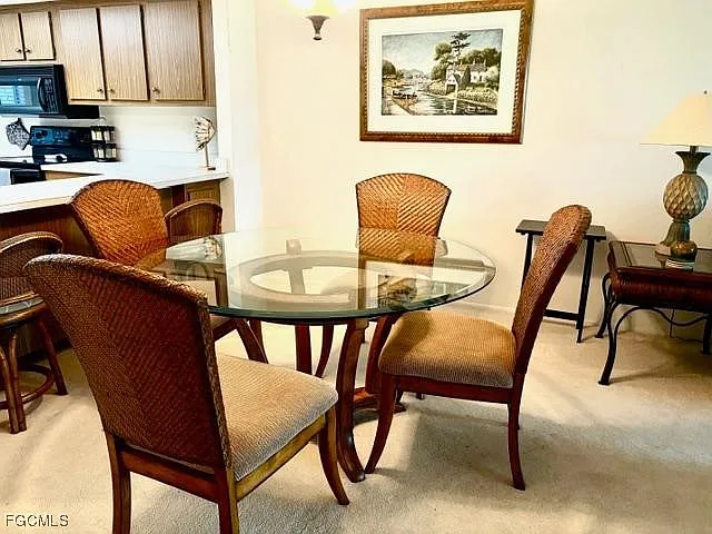 2 bed, 2.0 bath, 1421 sqft, $4,800 — Photo 2