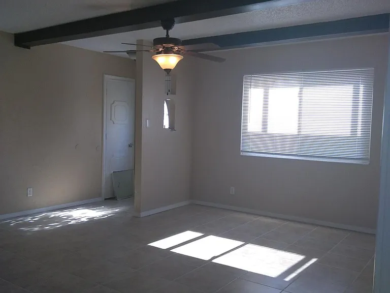 405 Oreja De Oro Dr SE — Photo 5