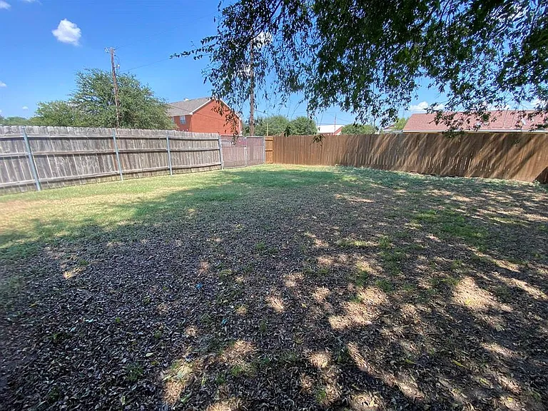 545 Canary Ln — Photo 2