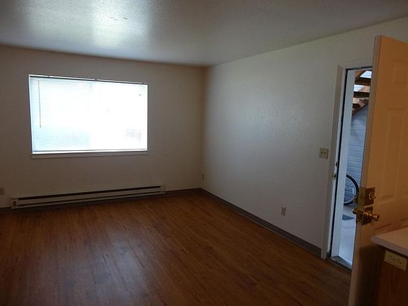 2nd image of 1300 9th Ave APT 3