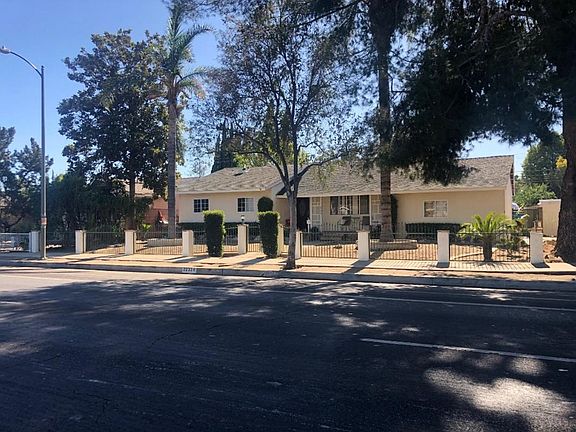 2nd image of 22324 Roscoe Blvd