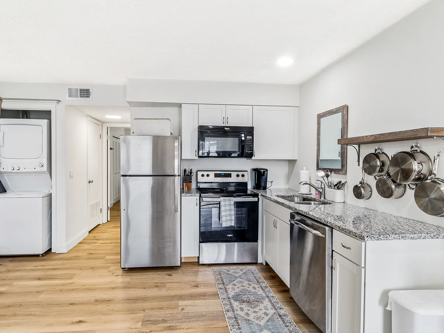 1 bed, 550 sqft, $1,800 — Photo 2