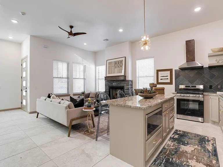 2506 N Douglas Ave — Photo 18
