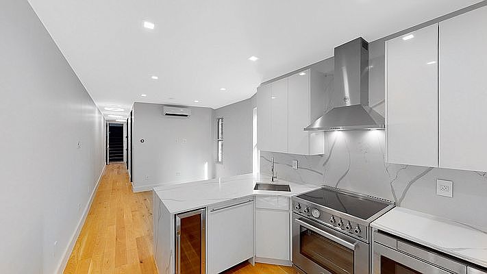 1st image of 1436 Pacific St #33