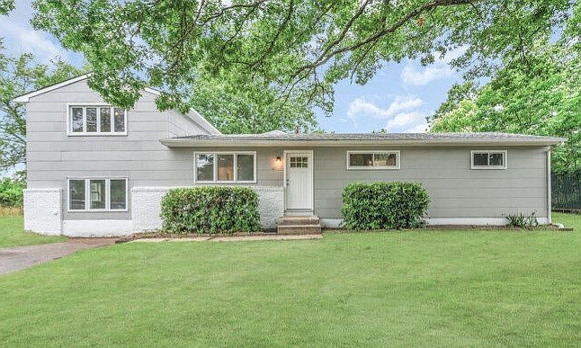 1st image of 309 Lillian Ln #1