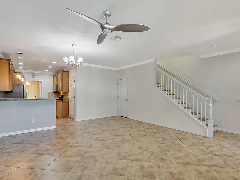 1212 S Community Dr — Photo 5