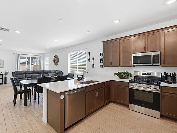 3rd image of 4572 E French Rd