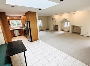 18 Spruce Dr FLOOR 2, East Northport, NY 11731