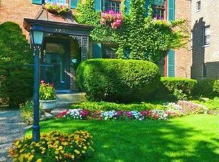 3231 Thayer St, Evanston, IL 60201