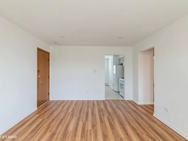 14450 Jefferson Ave #2W — Photo 6