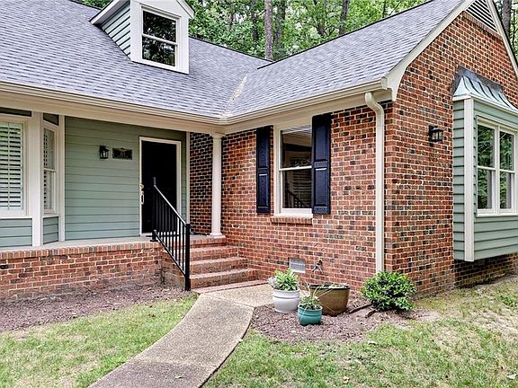 2nd image of 101 Holman Rd