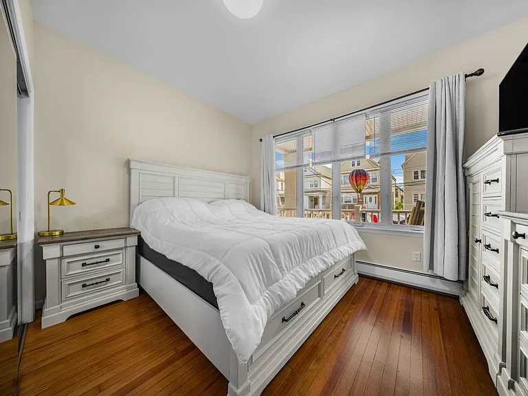 152 W 9th St #1 — Photo 10