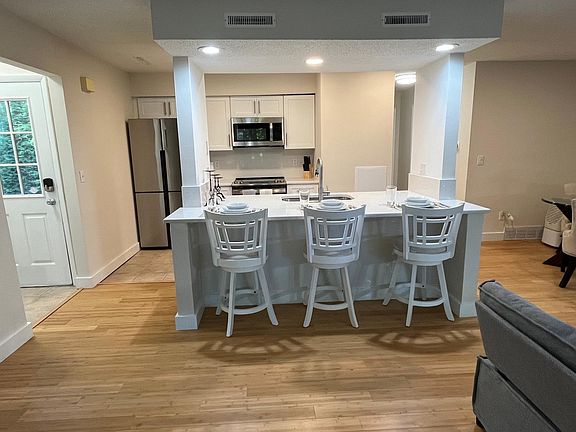 5th image of 101 Victory Way #101