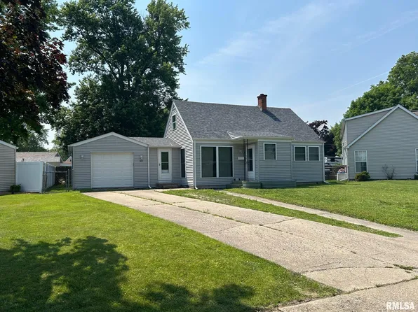 507 N Shumway St, Taylorville, IL 62568