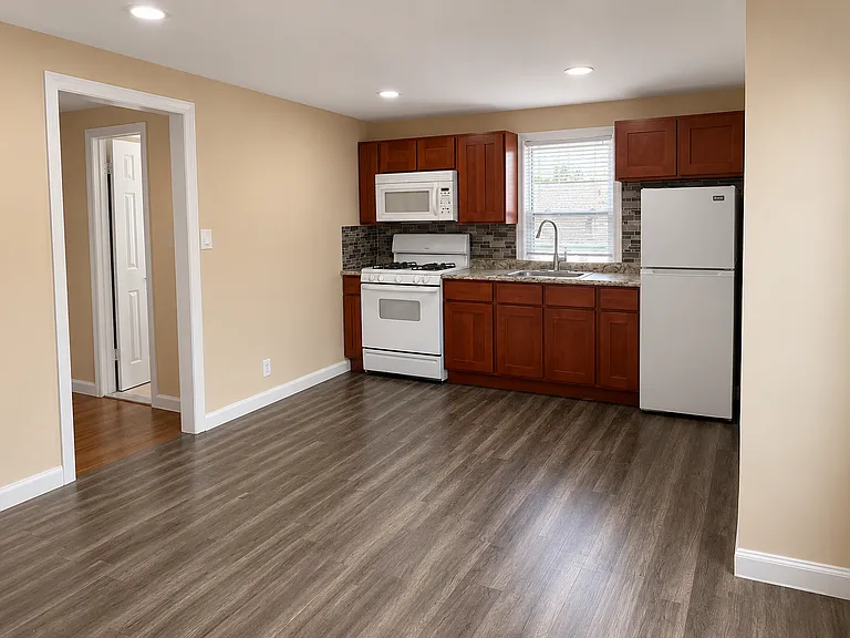 171 Nassau Blvd #1L — Photo 2