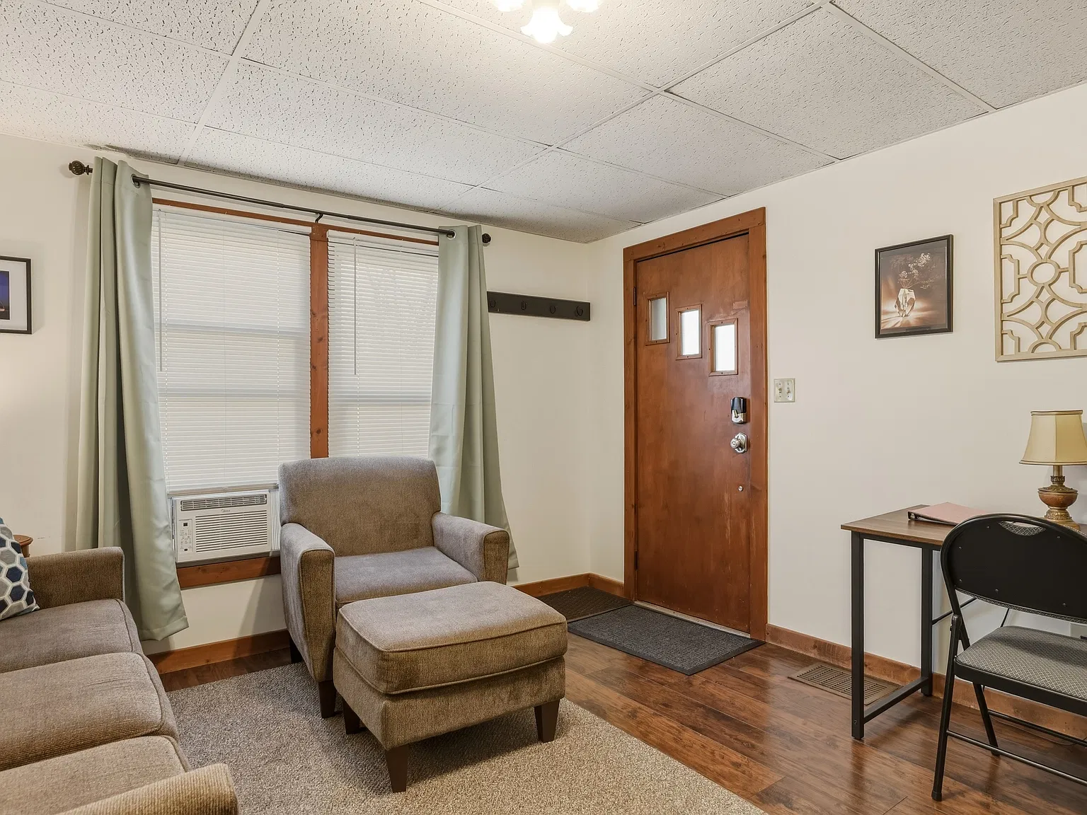 1 bed, 560 sqft, $1,300 — Photo 3