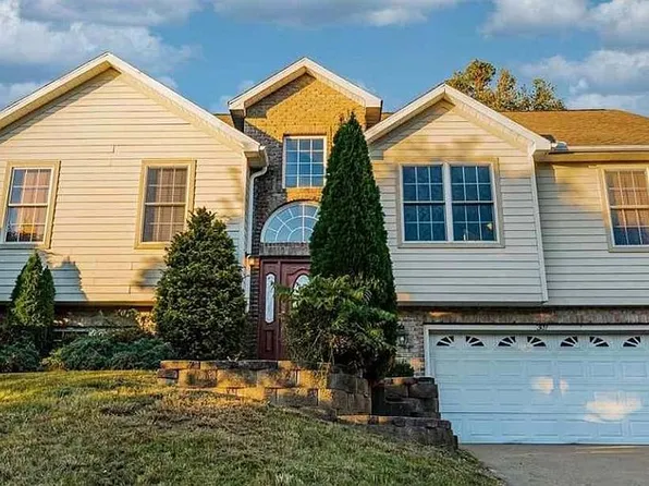 307 Villa View Dr, Morgantown, WV 26505