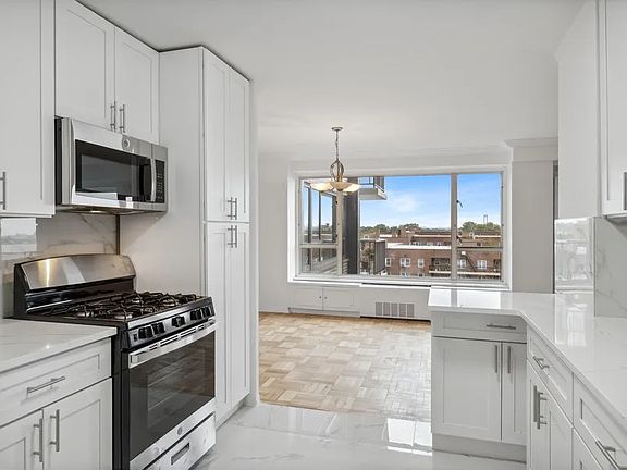 2nd image of 166-25 Powells Cove Blvd #10E