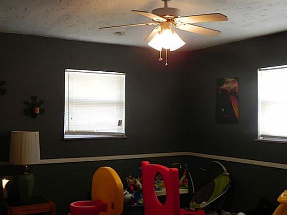 3rd image of 22 Sharon Gale Dr