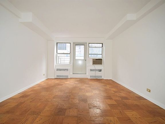 5th image of 141 E 55th St APT 10D