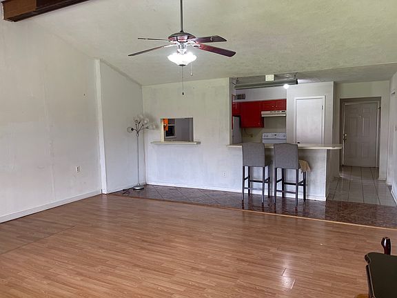 4th image of 13835 Towne Way Dr