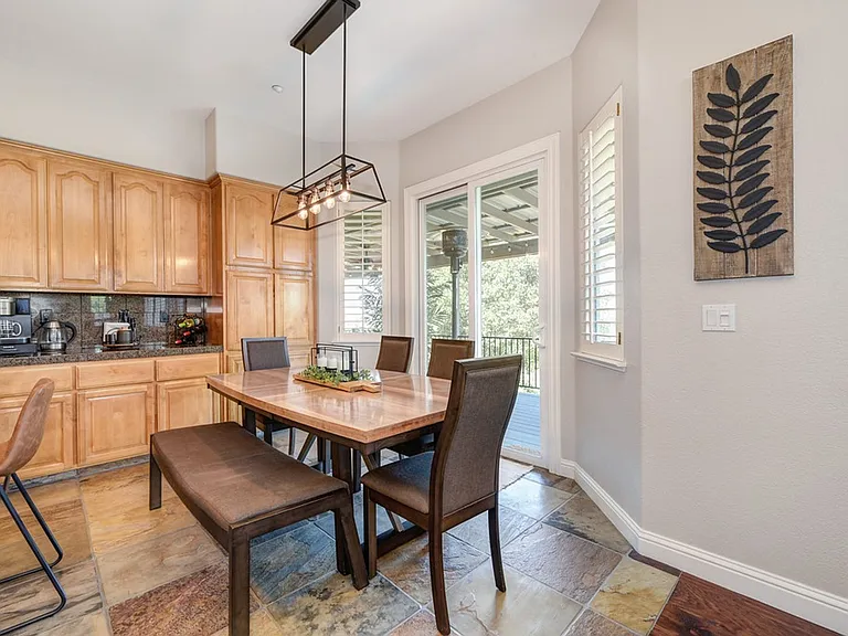 7029 Pembroke Way — Photo 25
