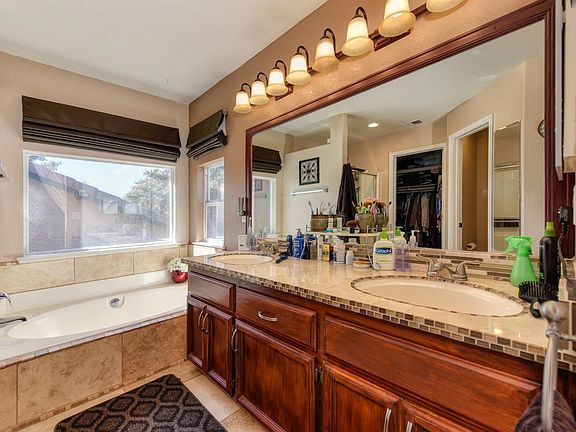 5th image of 2350 Wild Rose Dr