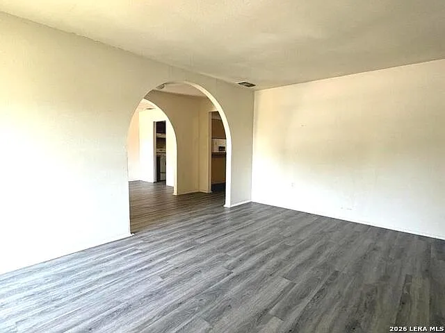4 bed, 2.0 bath, 1820 sqft, $1,695 — Photo 4