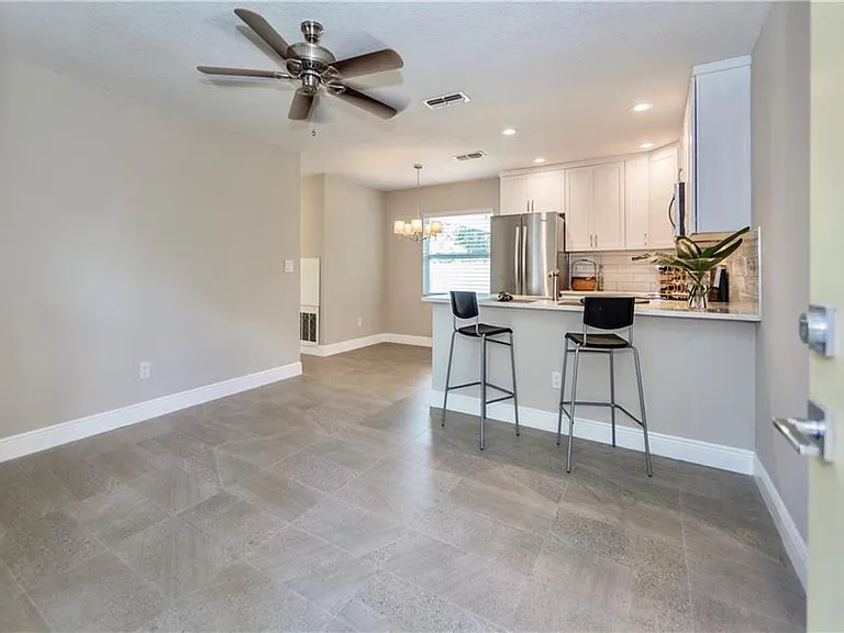 817 Laurel Ave — Photo 4