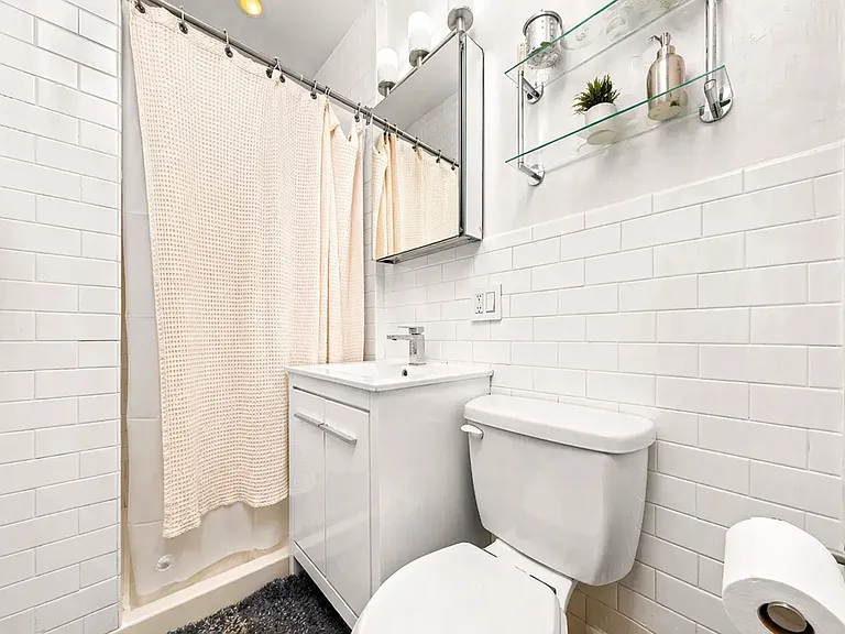 102 Christopher St #4D — Photo 7