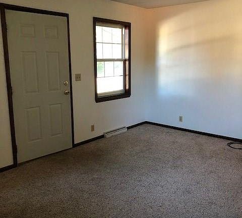 5th image of 1525 Davis Ave