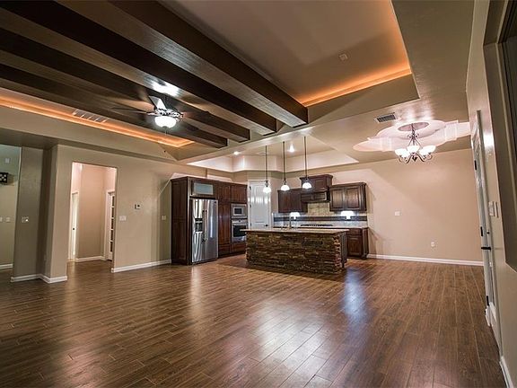 3rd image of 639 Hardwick Pl