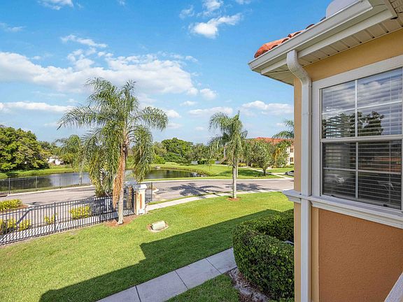 5th image of 1195 Villagio Cir Unit 208