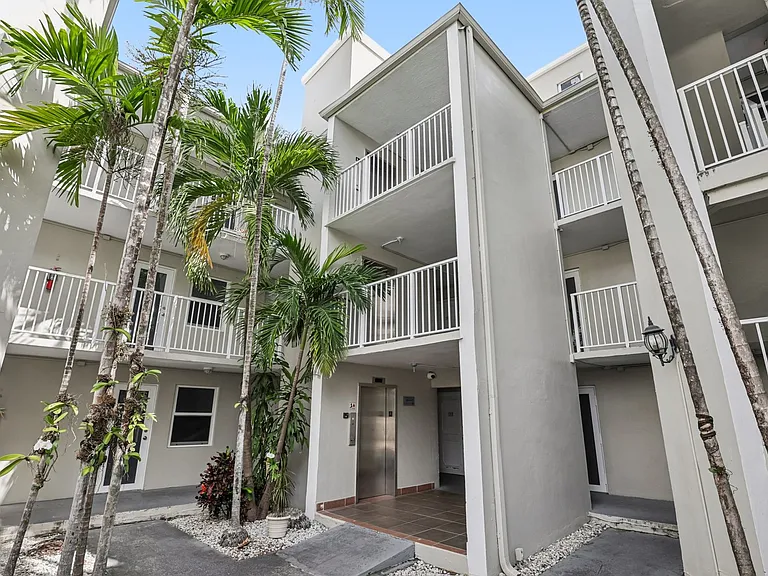 The Oaks Apartments — Photo 10