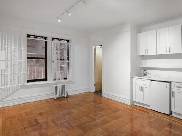 111 W 16th St APT 1K, New York, NY 10011