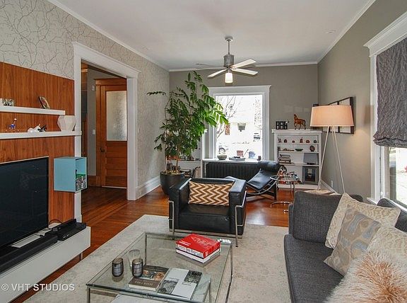 3rd image of 321 N Grove Ave