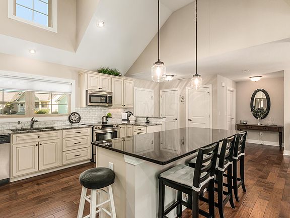4th image of 59 Glen Mawr Cir