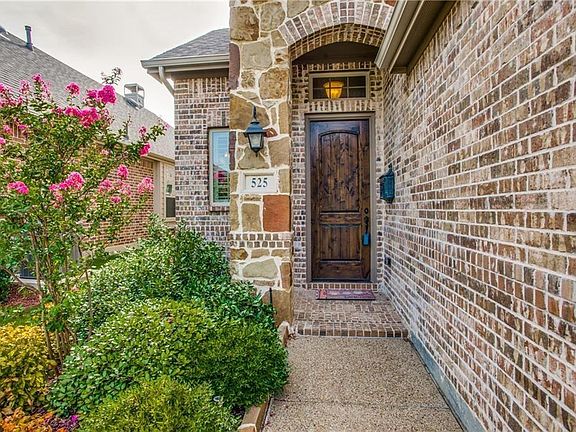 3rd image of 525 Palamedes St