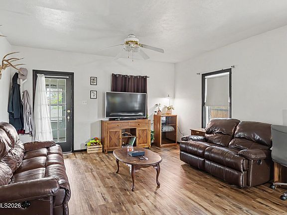 4th image of 208 E Stillwater Ave